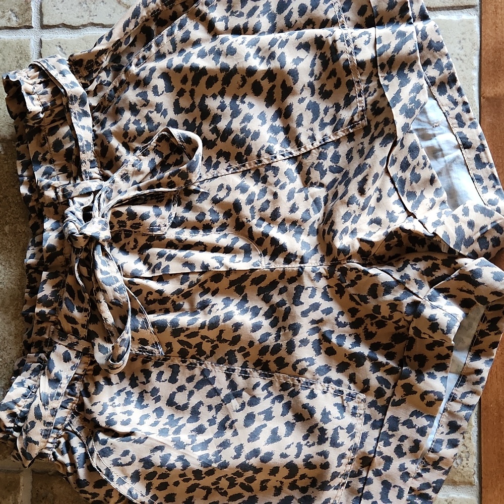 NWT aerie tan and black leopard print shorts size womans xs
